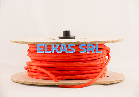Nuestros cables cuentan con certificación. Además cuentan con un proceso de pegado que evita que se despelucen en su armado.